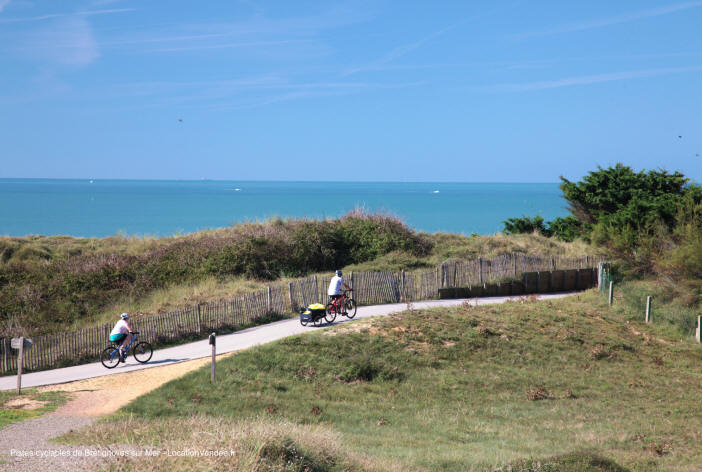 Pistes cyclables longeant le bord de mer à Brétignolles sur Mer en Vendée
